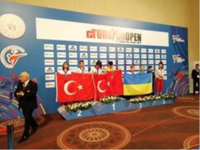 Altıeylül'lü Taekwondocular başarıya doymuyor