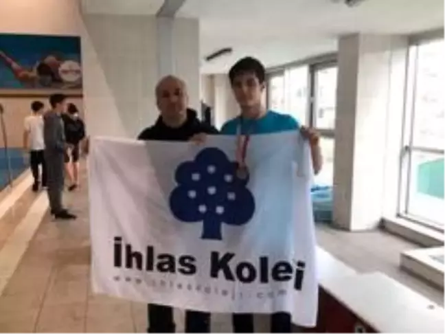 İhlas Koleji'nden yüzmede 3 şampiyonluk