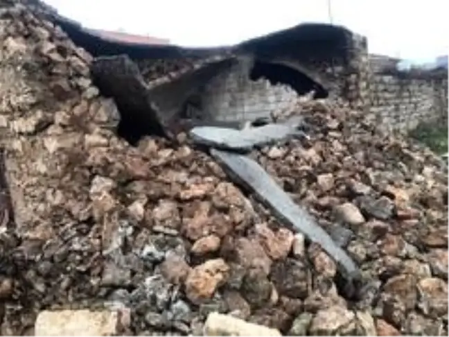 Midyat'ta deponun tavanı çöktü: 1 yaralı