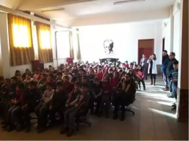Kulu'da ilkokul öğrencilerine doktorluk mesleği anlatıldı