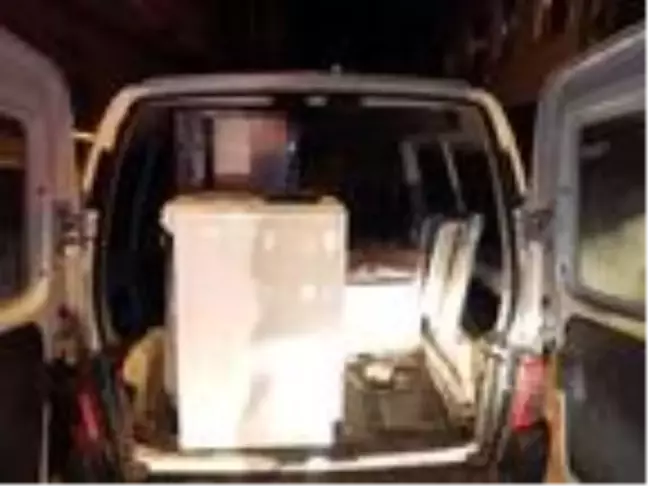 Çaldıkları eşyalarla yakalanan 3 şüpheli tutuklandı