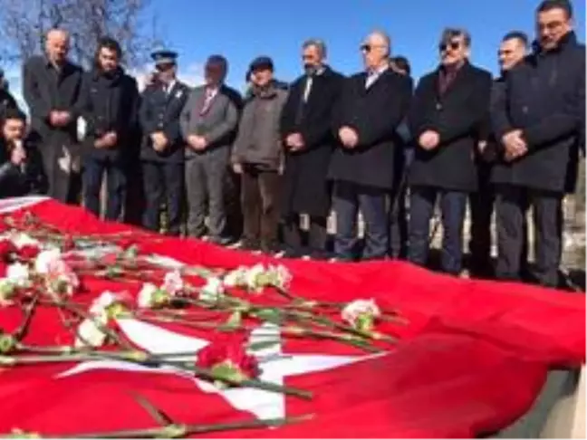 Eski Özel Harekat Başkanı Behçet Oktay mezarı başında anıldı