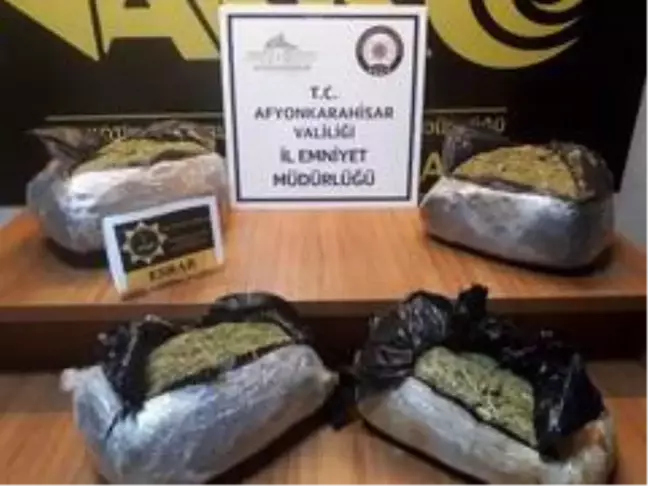 Şüpheli araçtan 15.50 kilogram esrar çıktı