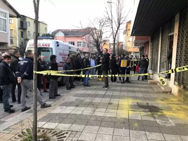 Ümraniye'de demir döküm işi yapılan bir atölyede patlama meydana geldi.