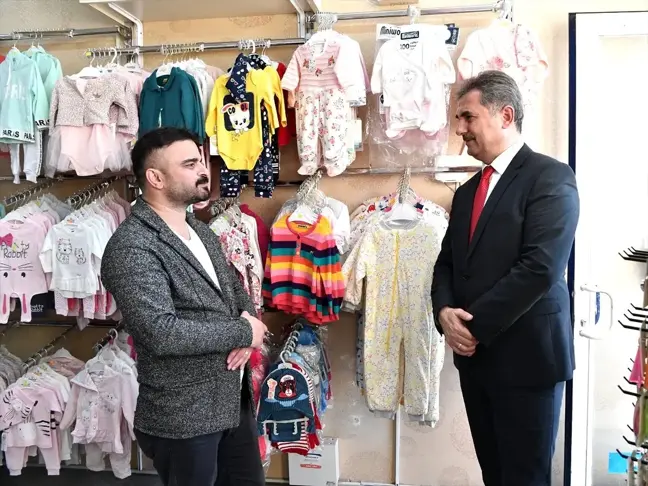 Mamak Belediye Başkanı Köse'den esnaf ziyareti