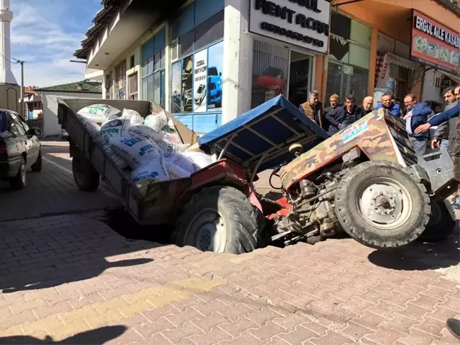 Nevşehir'de traktör çöken yola düştü