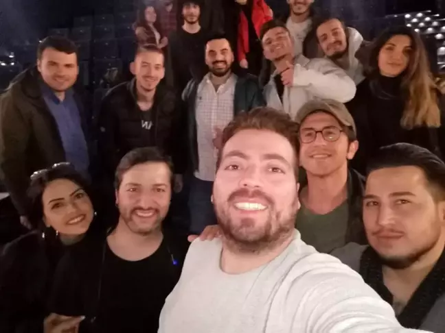 Sabit Kanca oyuncuları seyircisiyle buluştu