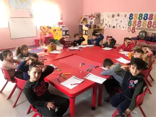 Minikler mektup yazdı, Mehmetçik videolu cevap verdi