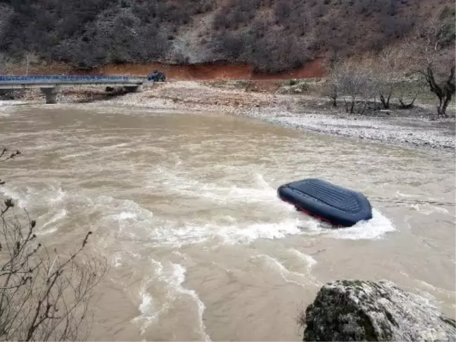 Munzur Nehri'nde JAK timinin botu devrildi: 1 asker kayıp (2)