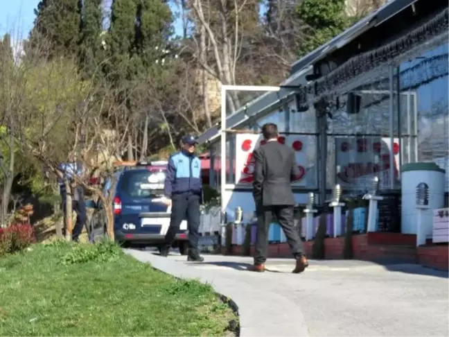 Üsküdar sahildeki kafelerde koronavirüs sessizliği