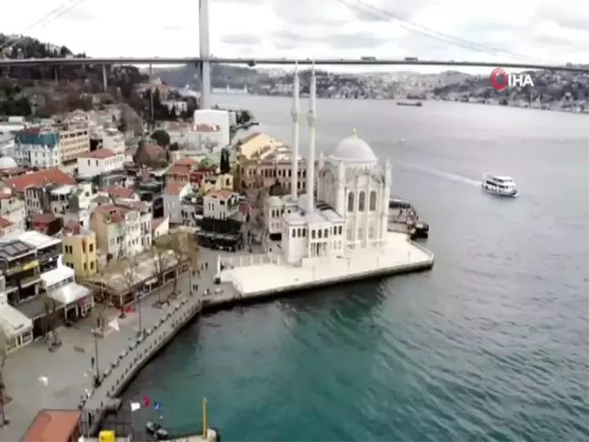 Boş kalan Ortaköy Meydanı havadan görüntülendi