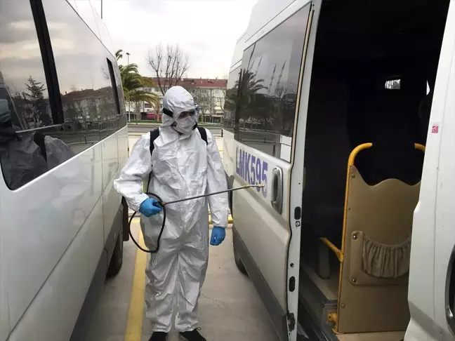 İstanbul'da servis araçları dezenfekte ediliyor