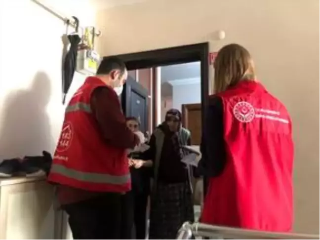 Emine nine ve torunundan Milli Dayanışma Kampanyası'na destek