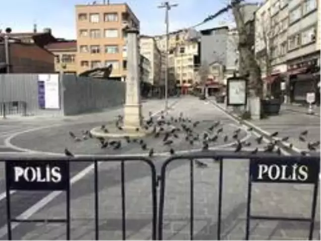Beyoğlu'nda bazı caddeler yaya geçişlerine kapatıldı