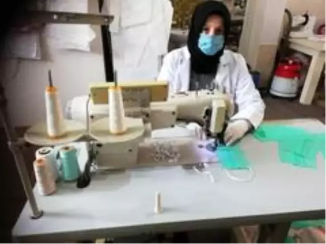 Akyazı'da maske üretimi başladı