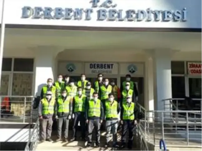 Derbent'te belediyeden vatandaşlara ücretsiz maske desteği