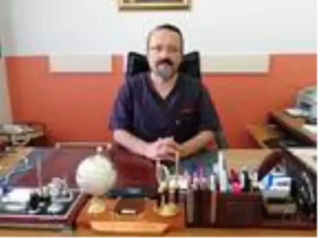 Koronavirüsü yenen Prof. Dr. Çobanoğlu, görevine başladı