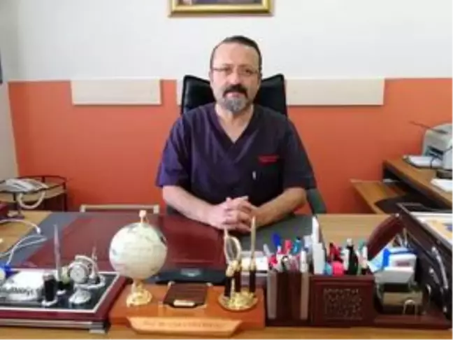 Kovid-19'u yenen profesör doktor yeniden göreve başladı