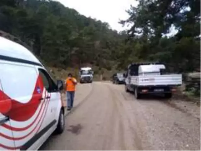 Mezitli'de yol yapım çalışmasına vatandaşlar destek verdi