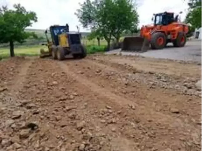 Köy yollarının genişletme çalışmaları başladı