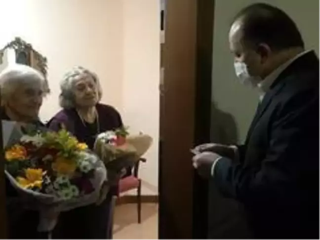 Maltepe'de şehit annelerine ve 100 yaş üstü annelere Anneler Günü ziyareti