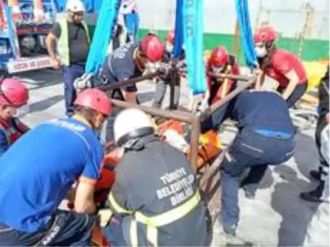 Çanakkale'de gemi ambarına düşen gemi adamı yaralandı