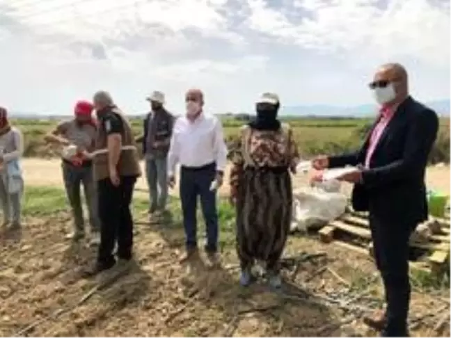 Mevsimlik tarım işçilerine maske dağıtıldı