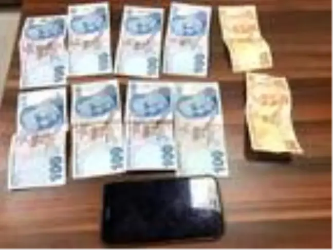 Girdiği evden cep telefonu ve para çalan hırsız, yakalandı
