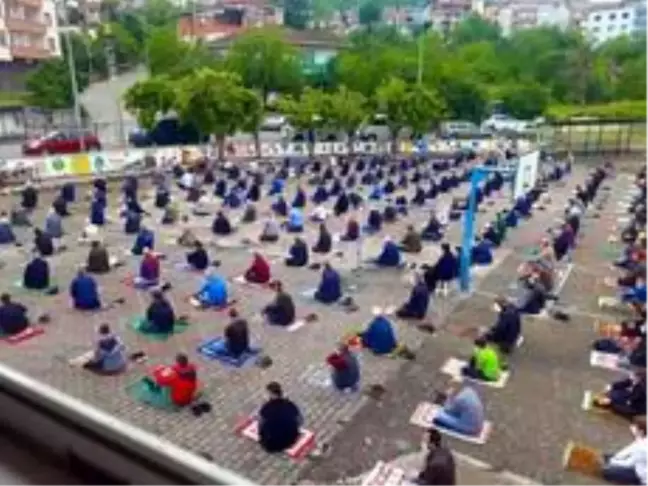 Gülüç Belediyesi Cuma Namazı öncesi dezenfekte yaptı