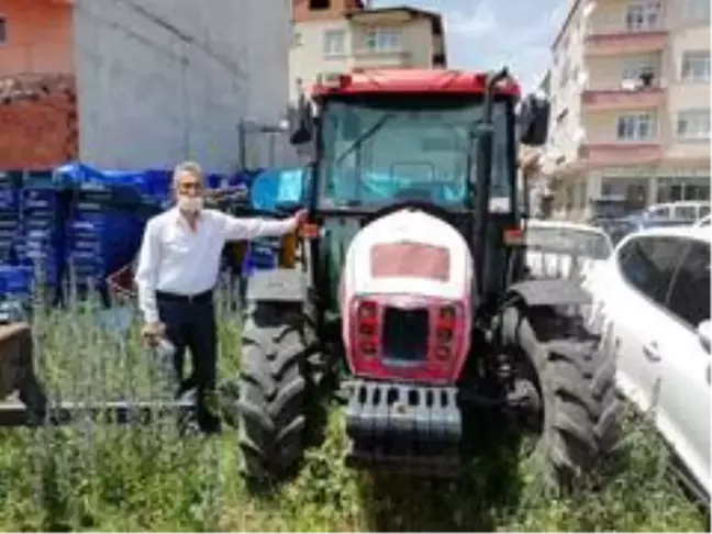 Kefil oldu, traktörü ve arazilerine haciz geldi