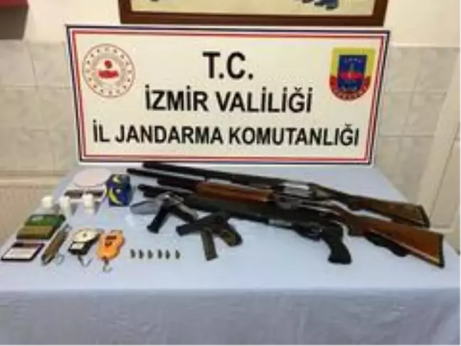 İzmir'de Hint keneviri ve silah ele geçirildi