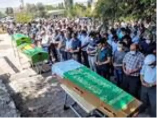 Son dakika haberleri! Kızılırmak'ta boğulan baba ve 2 çocuğu, toprağa verildi