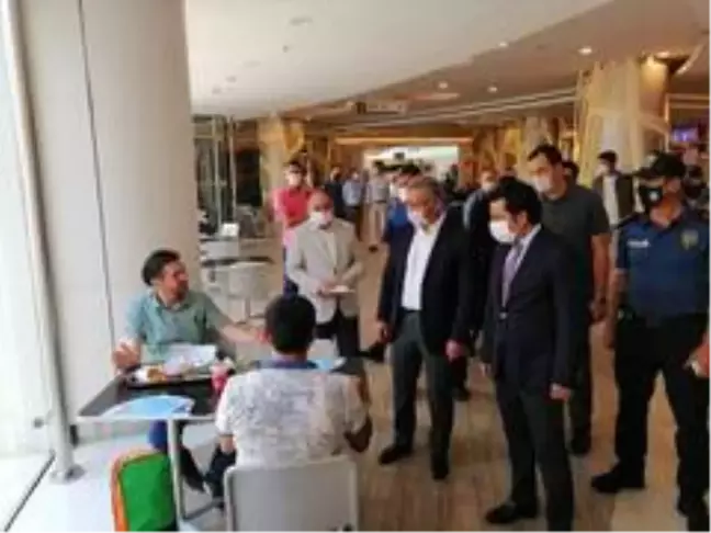 Üsküdar'da alışveriş merkezinde korona virüs tedbirleri denetlendi