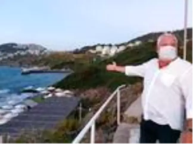Bodrum'da, 'kum kaçmasın' diye deniz dibine duvar örmüşler