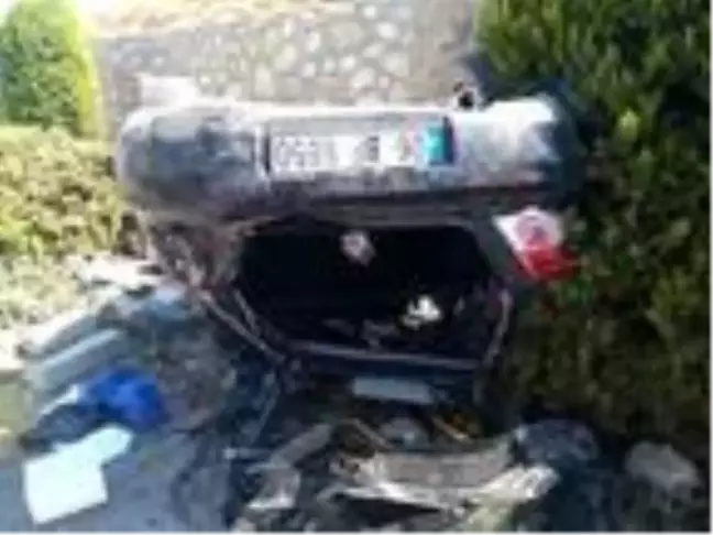 Burhaniye'de otomobil şarampole yuvarlandı: 4 yaralı