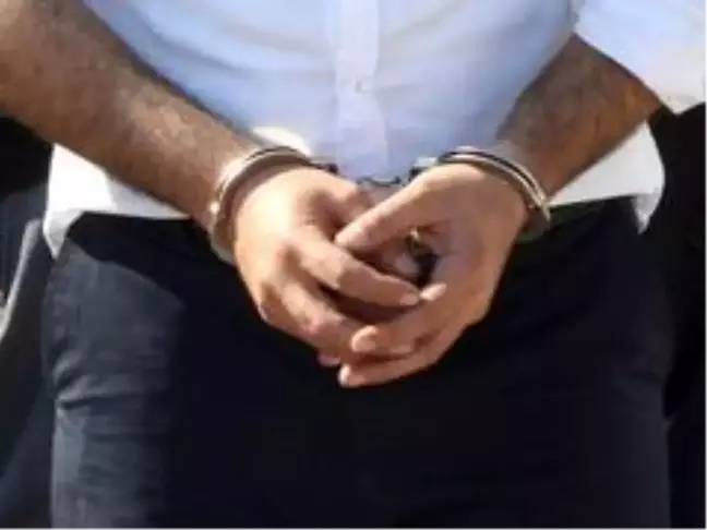G.Saray-F.Bahçe derbisinde paraşütlü havai fişek atanlar yakalandı