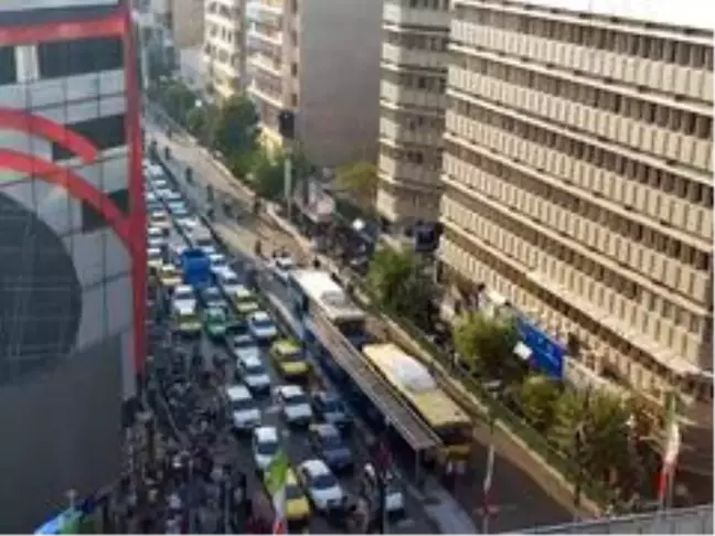 İran'da Covid-19 vaka ve ölü sayısında rekor artış
