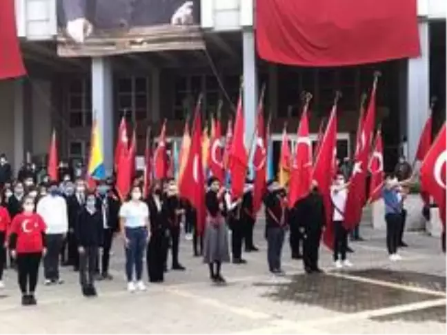 Zonguldak'ta 29 Ekim öncesi çelenk sunuldu