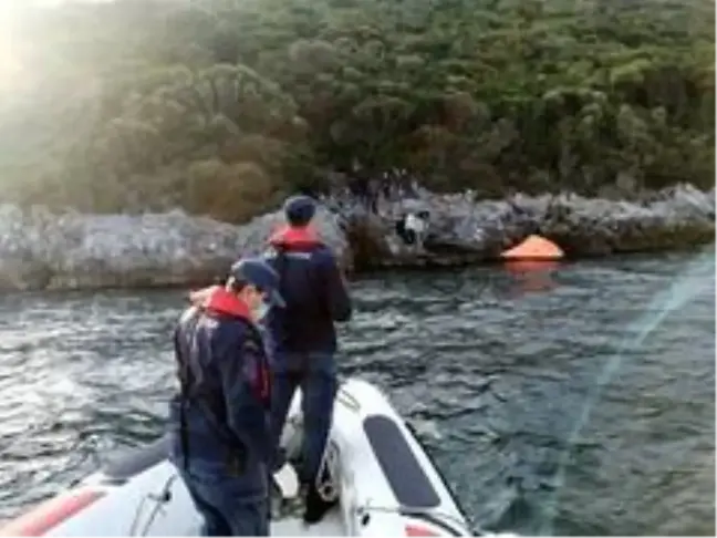 Kuşadası Körfezi'nde 21 düzensiz göçmen kurtarıldı