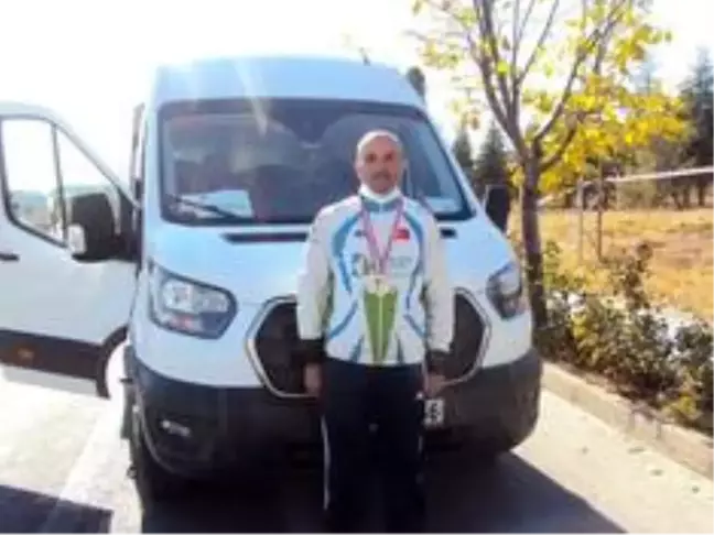 Bozdemir, MTB Dağ Bisiklet Şampiyonası'nda altın madalya kazandı