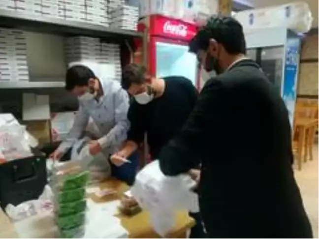 İzmir'de restoranlarda paket servisi yoğunluğu