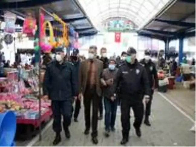 Gönen'de Kaymakam pazarda denetimlerde bulundu