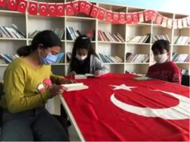 Şehit oğullarının anısına köy okulunda kütüphane açtılar