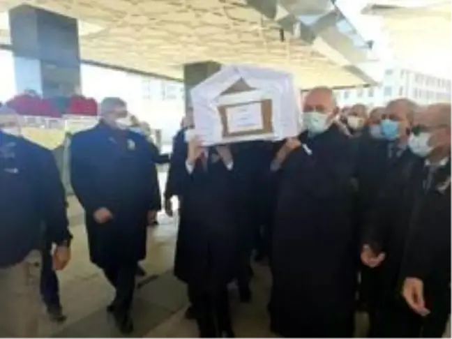 Son dakika haberleri... Eski ODTÜ Rektörü Ahmet Acar, son yolculuğuna uğurlandı
