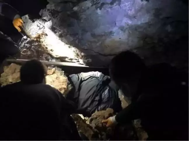 Kayıp çobanın cansız bedeni kayanın altında bulundu