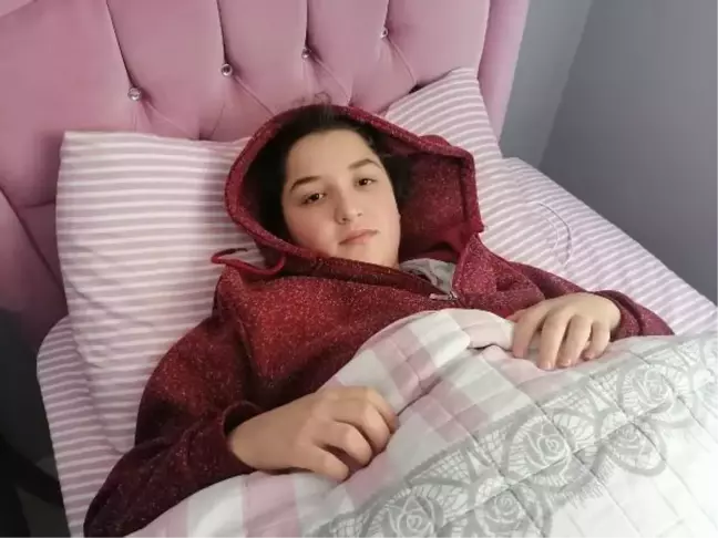 Son dakika! 4'üncü kattan halının üzerine düşen liseli Merve, hafif yaralandı