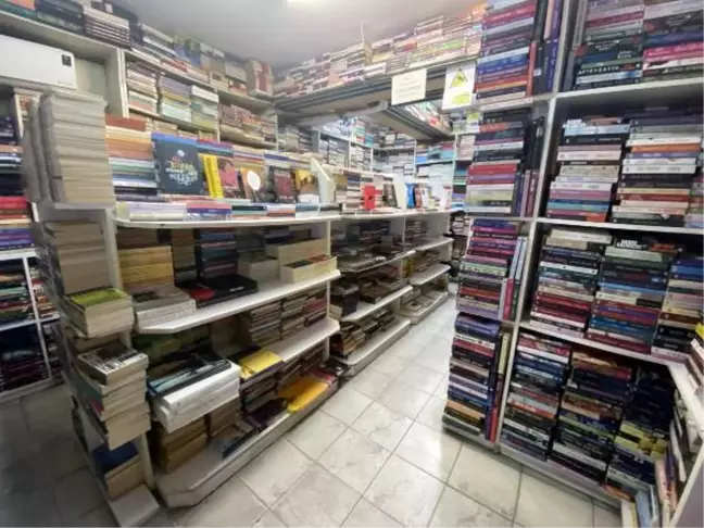 46 yılda sokağa atılan 100 bin kitabı topladı dükkan açtı
