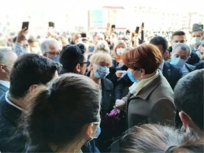 Akşener, Gölbaşı'nda esnafı ziyaret eti