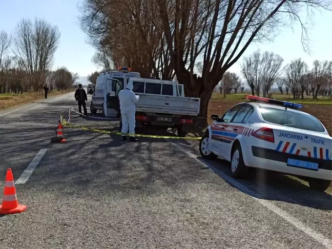 Afyonkarahisar'da yol kenarında kadın cesedi bulundu