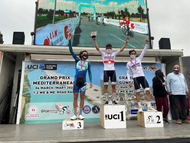 Uluslararası Yol Bisikleti yarışlarında Sakarya Büyükşehirli sporcu 1'inci oldu